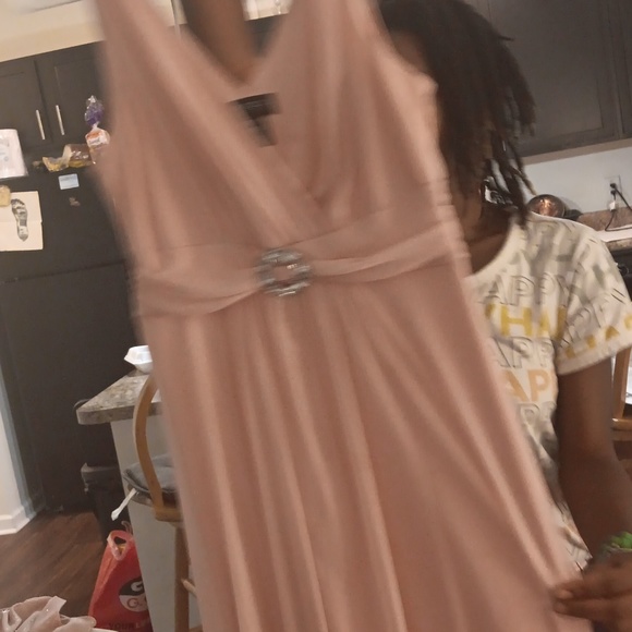 Clothes - Picture 3 of 4